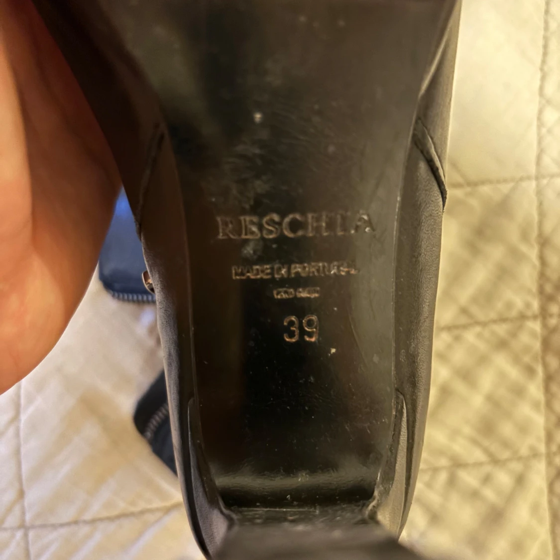 Svarta klackskor från Reschia, strl 39 - 2