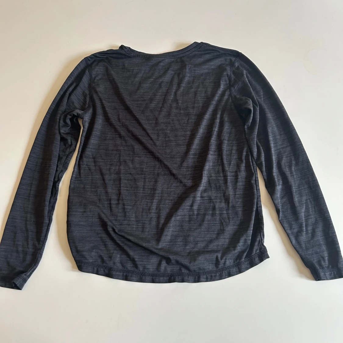 Mörkgrå långärmad träningströja SOC - 2