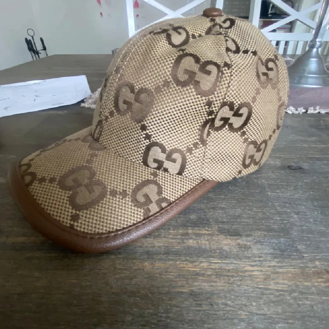 Gucci beige keps med GG-mönster