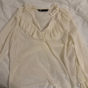 zara blus - jättegullig blus💞