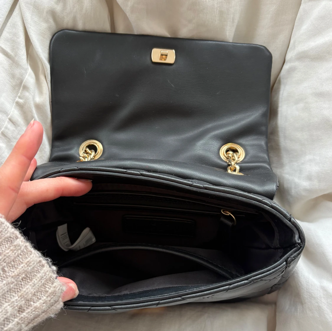 Svart  axelväska från Valentino - 1