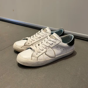 Philippe modell skor - Tjena säljer mina Philippe modells. Skick 7/10. 