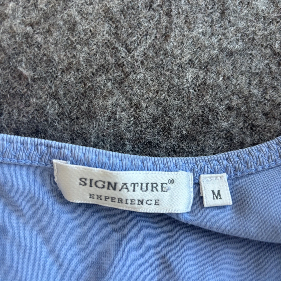 Blå kortärmad topp  - 1