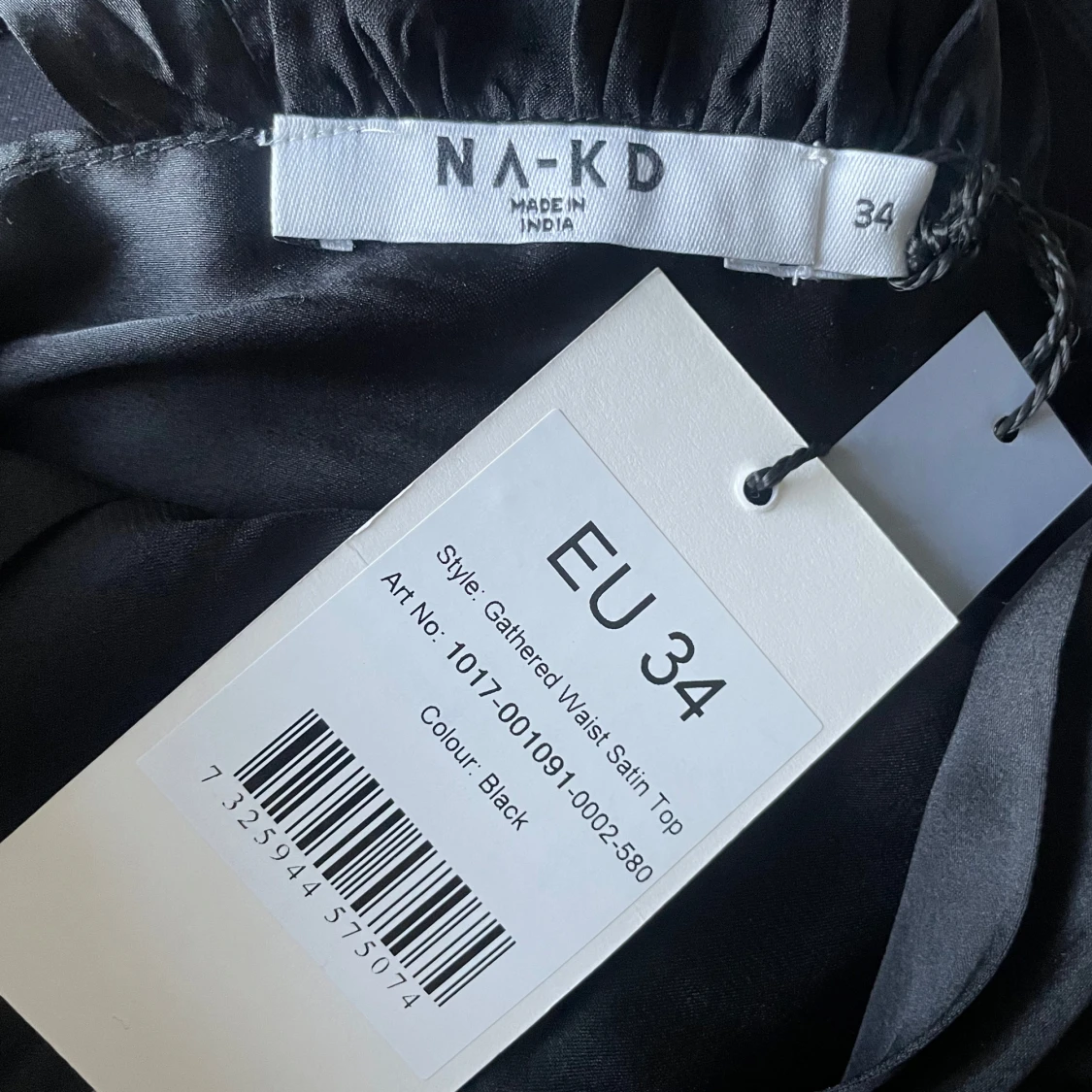 Svart one-shoulder topp - 3