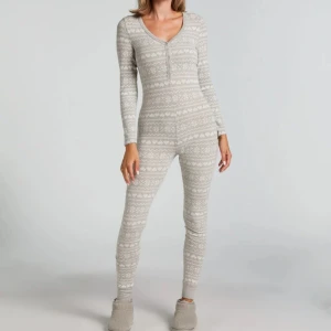 Hunkemöller Onesie - Säljer då den inte kommer till användning. Använd endast en gång. Den har inga defekter eller slitage. 