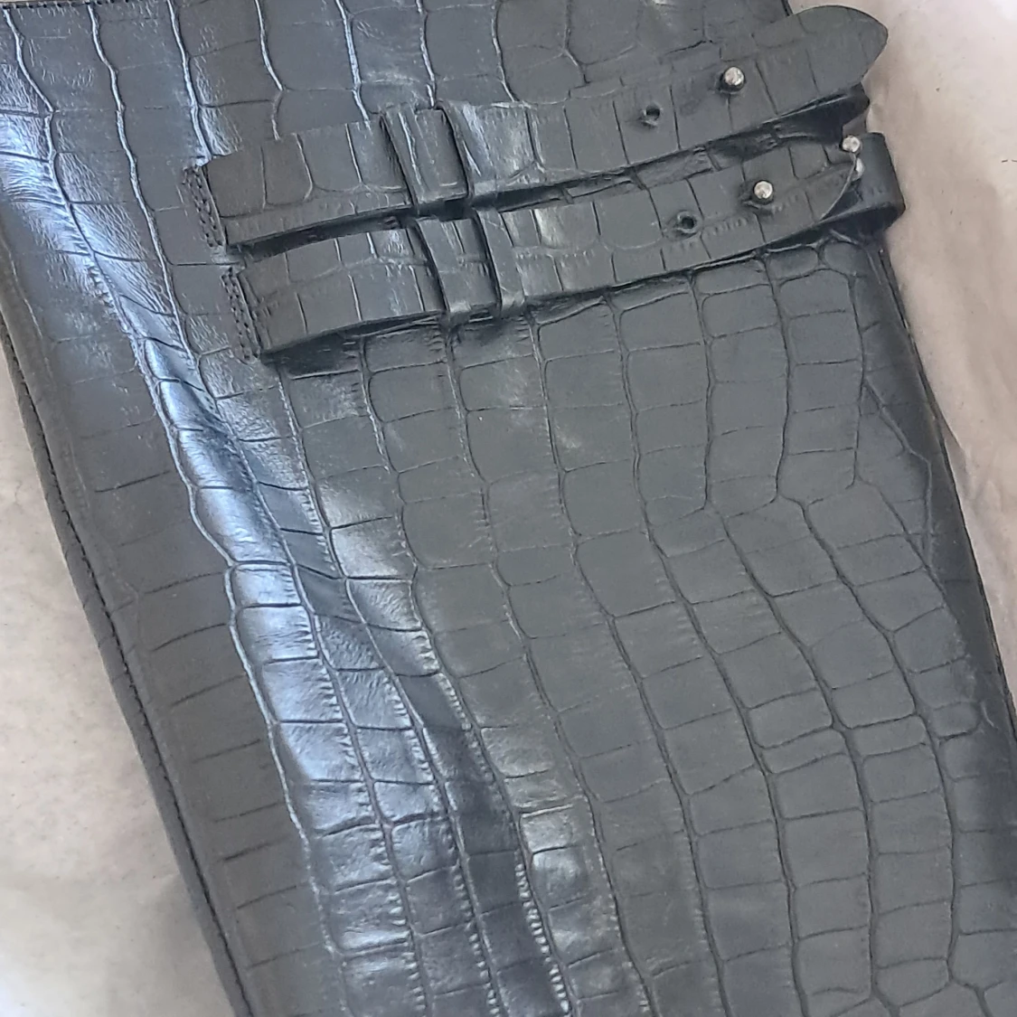 Svarta krokodilpräglade stövlar från Cosmo Paris - 3