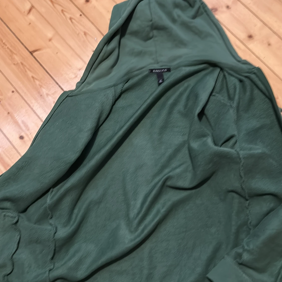 Grön hoodie från Blinglucid - 2