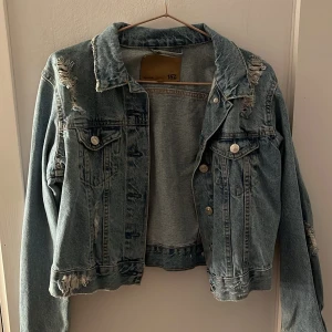 Jeans jacka - Jeans jacka från lager 157, jätte fin och nästa aldrig använd!💞
