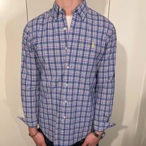 Ralph Lauren skjorta - Säljer en extremt fet Ralph Lauren skjorta i väldigt bra skick | Storlek S, passar även M | Hör av er vid eventuella frågor!