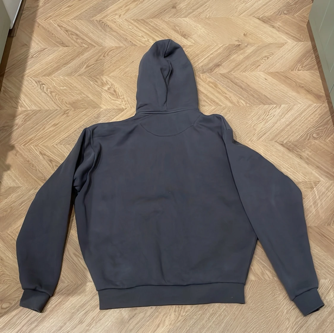 Grå hoodie från Karl Kani - 1