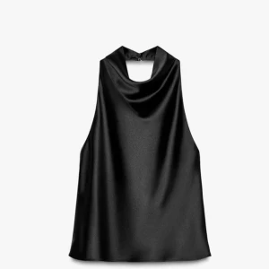 Svart satin topp - Jättefin satin topp från Zara🤍 helt oanvänd 