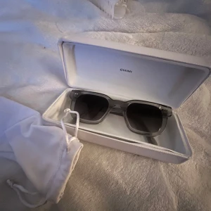 Grå solglasögon från Chimi - Gråa 04, chimis🥰🥰🥰 Pris går att diskuteras vid snabb affär! 