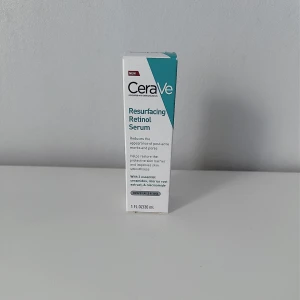CeraVe Serum 🤍💙 - Ett helt nytt CeraVe Resurfacing Retinol Serum 30ml. Nypris 245kr! FÖRST TILL KVARN!💙🤍(BUNDLERABATT VID KÖP AV FLER ARTIKLAR!)