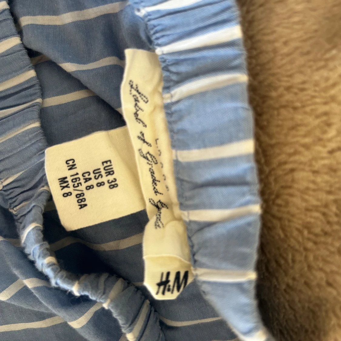 Blå- och vitrandig offshoulder topp från H&M - 1