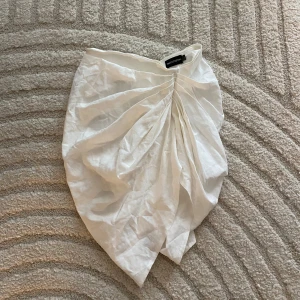 Vit kjol - Använt 1 gång