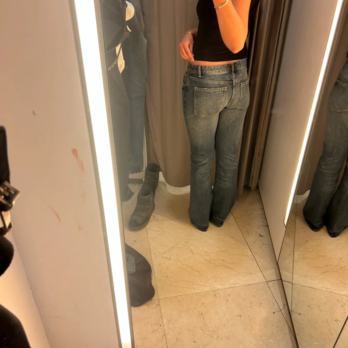 Blå bootcut jeans  - 2