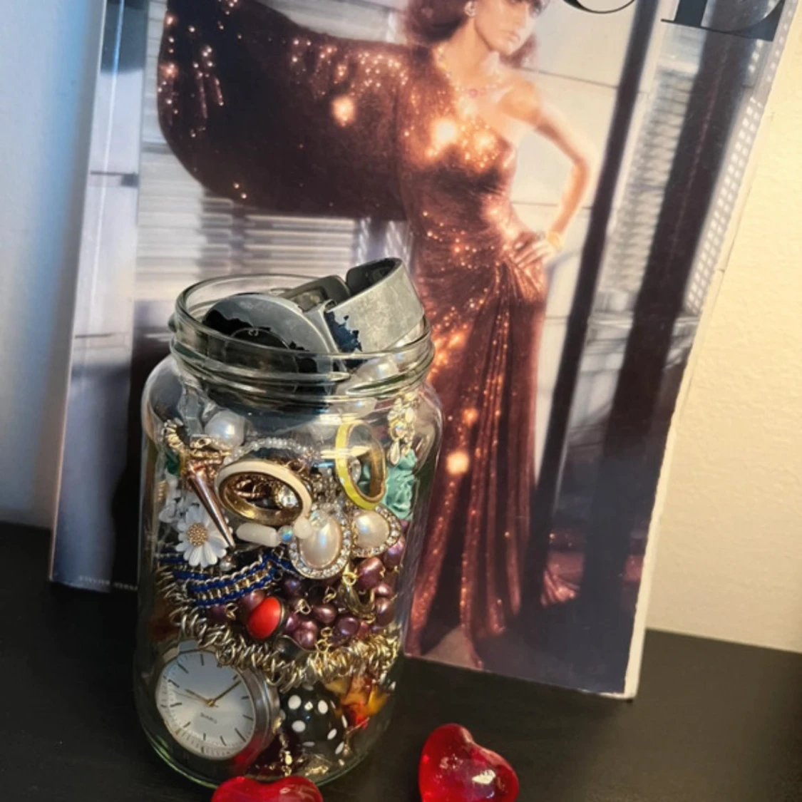 Blandade smycken i glasburk - 1