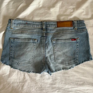 Ljusblå jeansshorts från ONLY - Snygga ljusblå shorts! W30💞