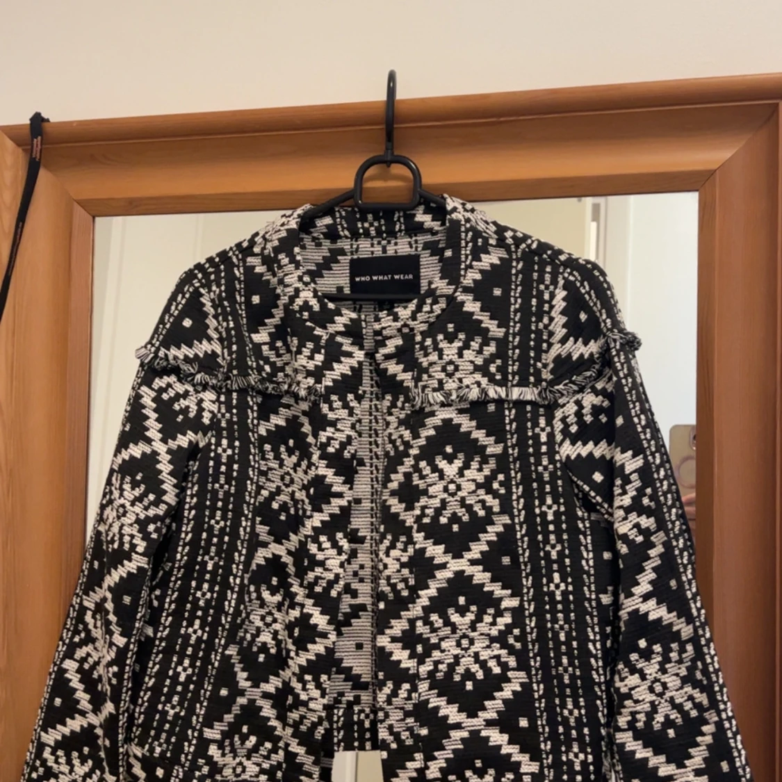 Svartvit mönstrad jacka från Who What Wear