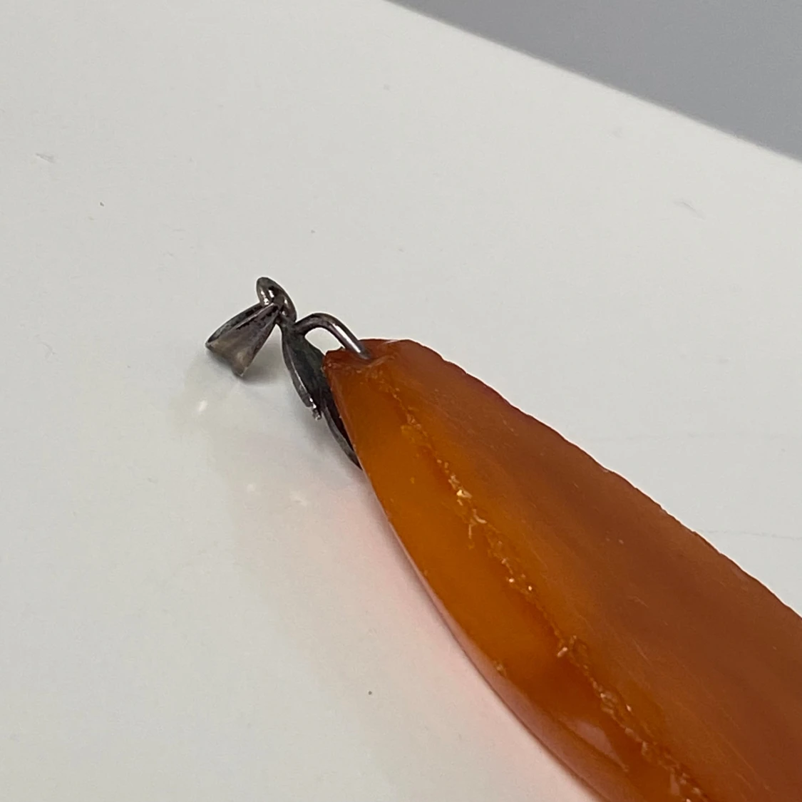 Bärnstenshänge med silverdetalj - 4