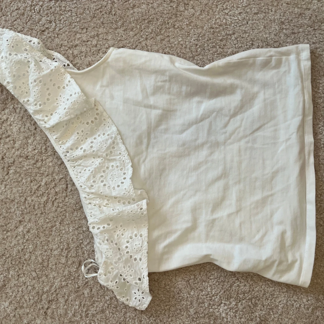 Vit oneshoulder topp  - 1