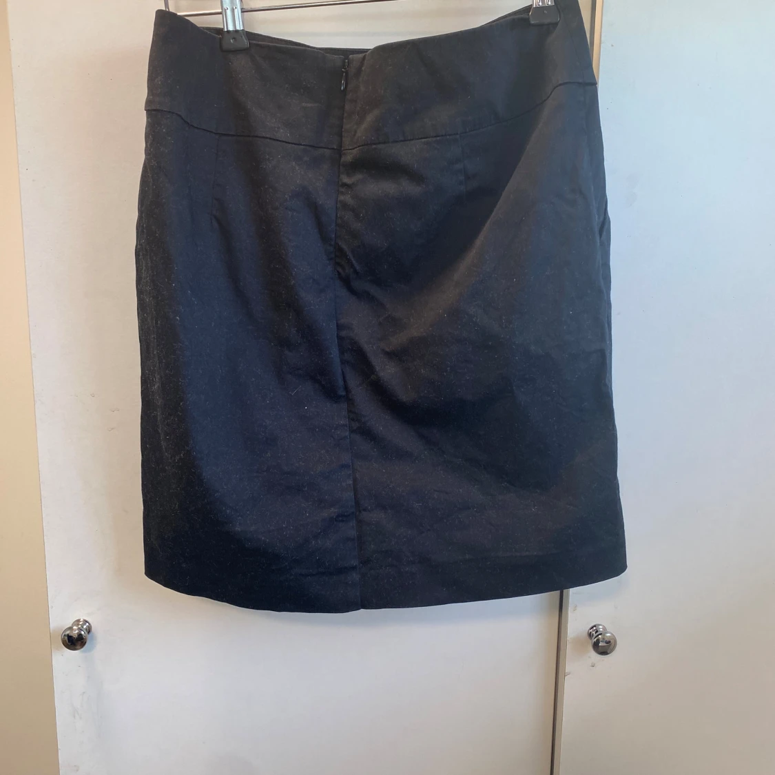 Svart kortkjol från Lindex - 1