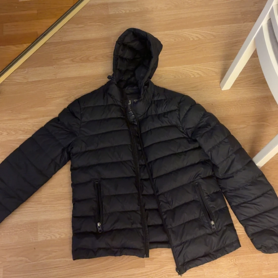 Svart dunjacka från Armani Jeans