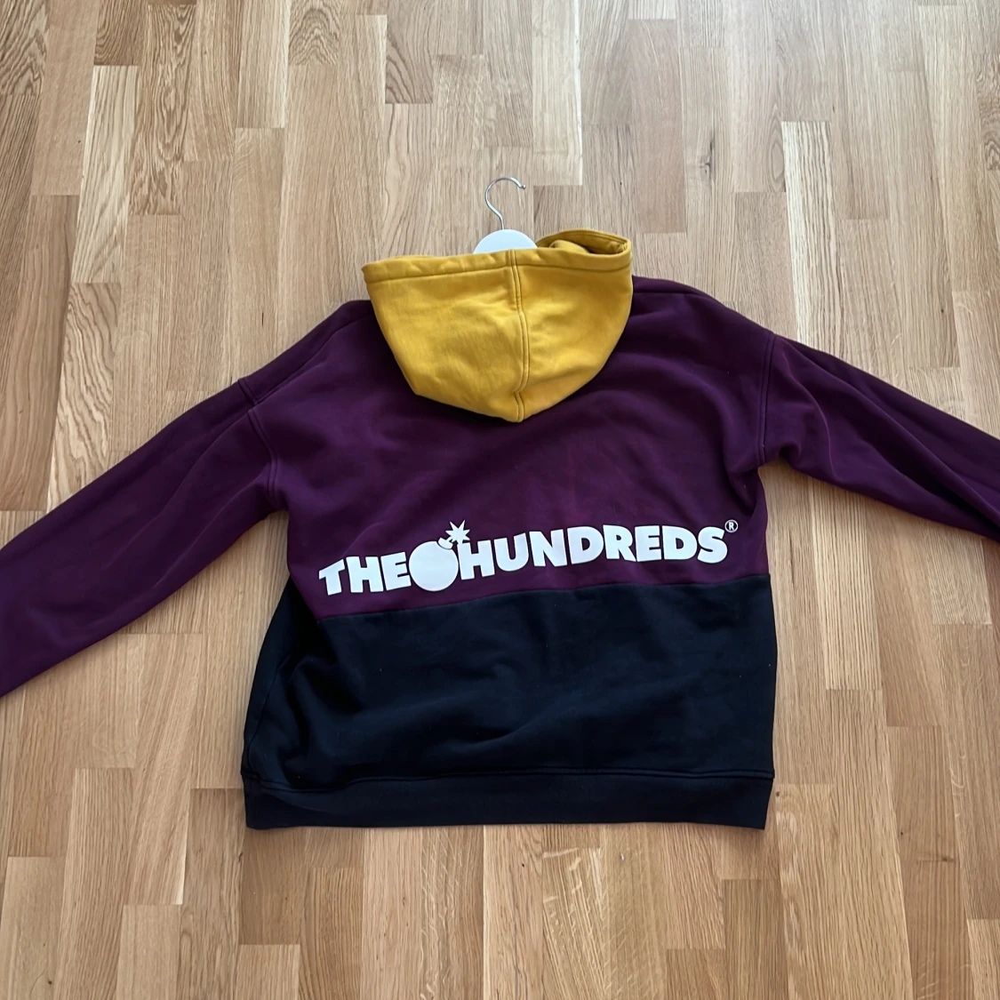 Colorblock hoodie från The Hundreds - 1