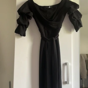 Klänning - Klänning, midi,  från boohoo