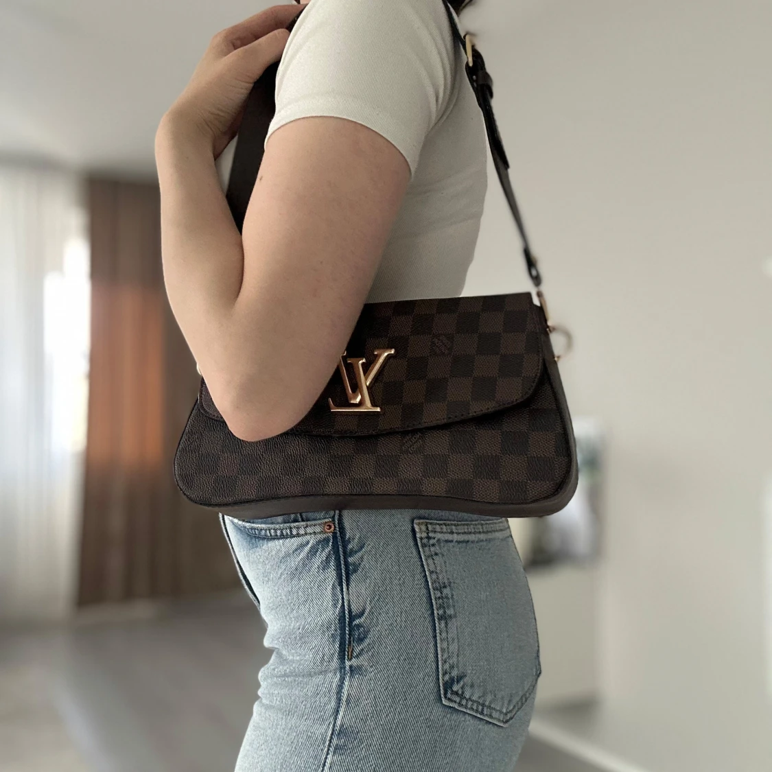 Louis Vuitto rutig axelväska brun - 1