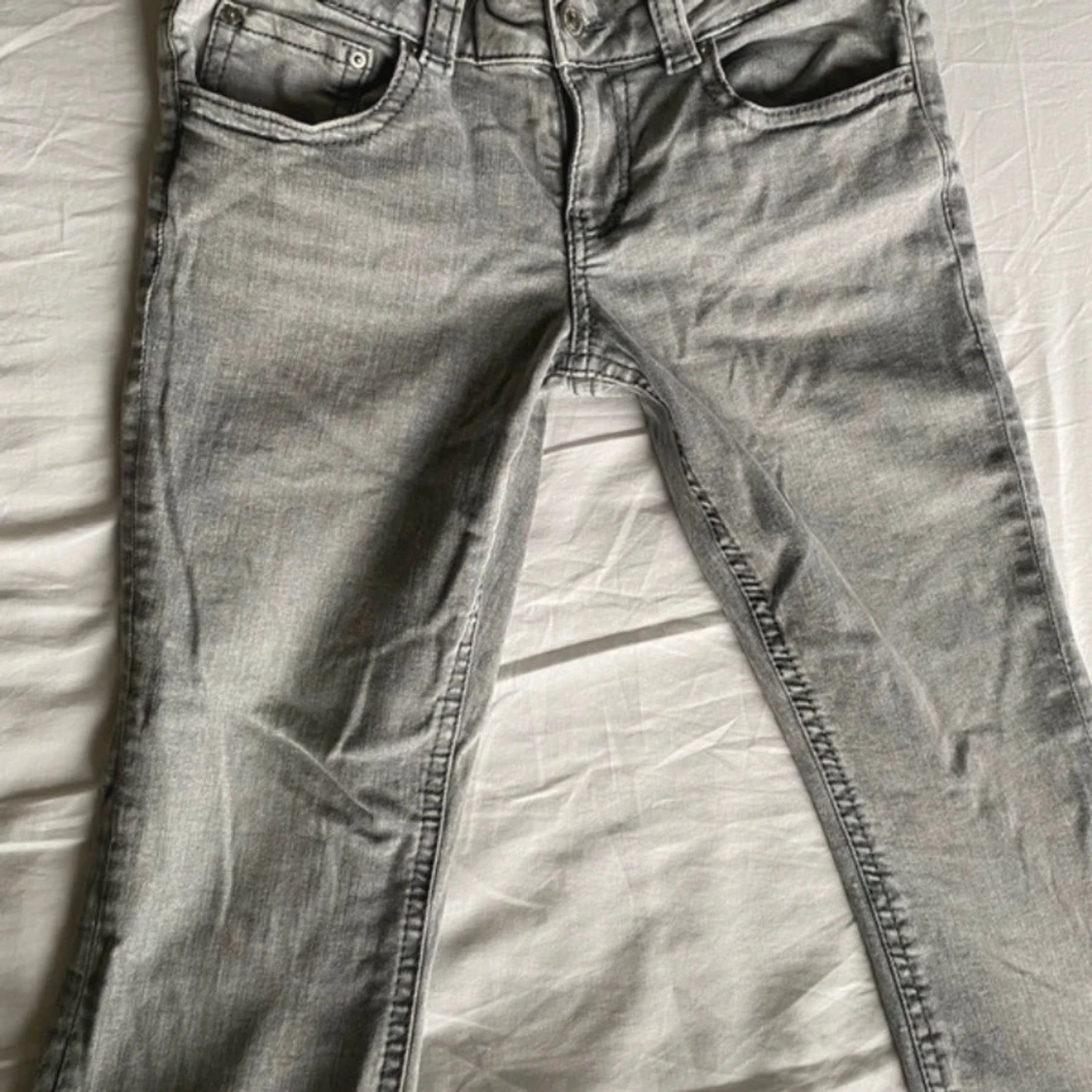 Grå jeans från Perfect Jeans - 3