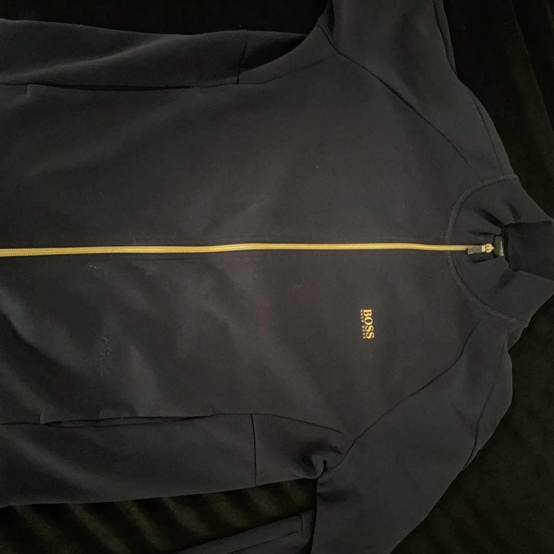 Svart zip-jacka från BOSS