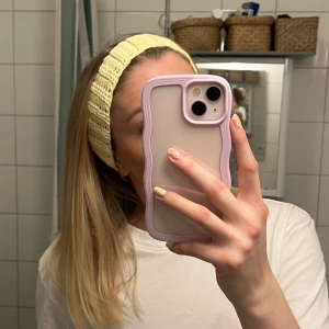 Ljusgult virkat hårband - Handgjort, virkat hårband i ljusgul färg. 100% bomull. Perfekt till sommaren💛