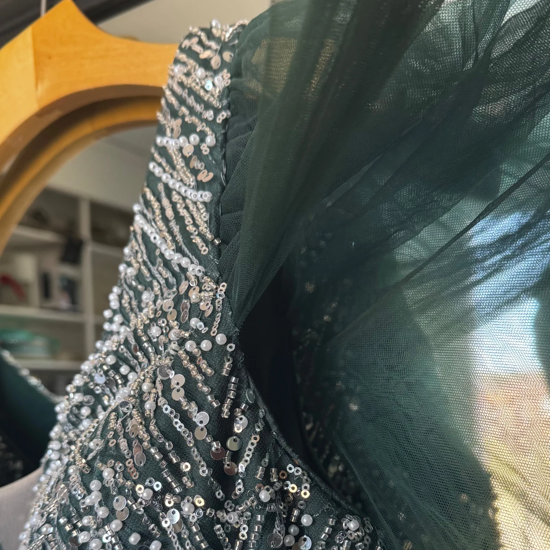 Mörkgrön långklänning med paljetter - 4