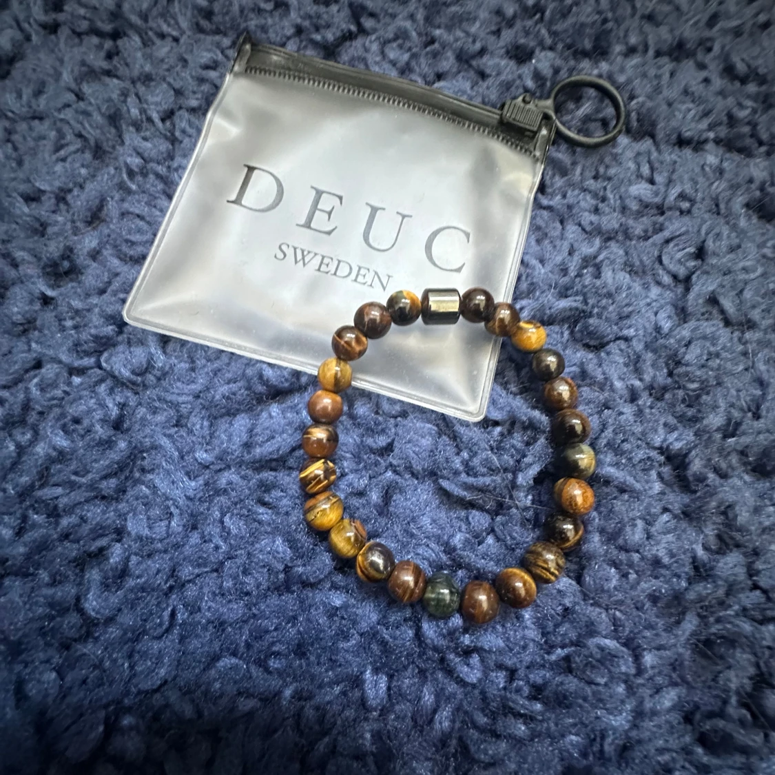 Brunt pärlarmband från DEUC Sweden