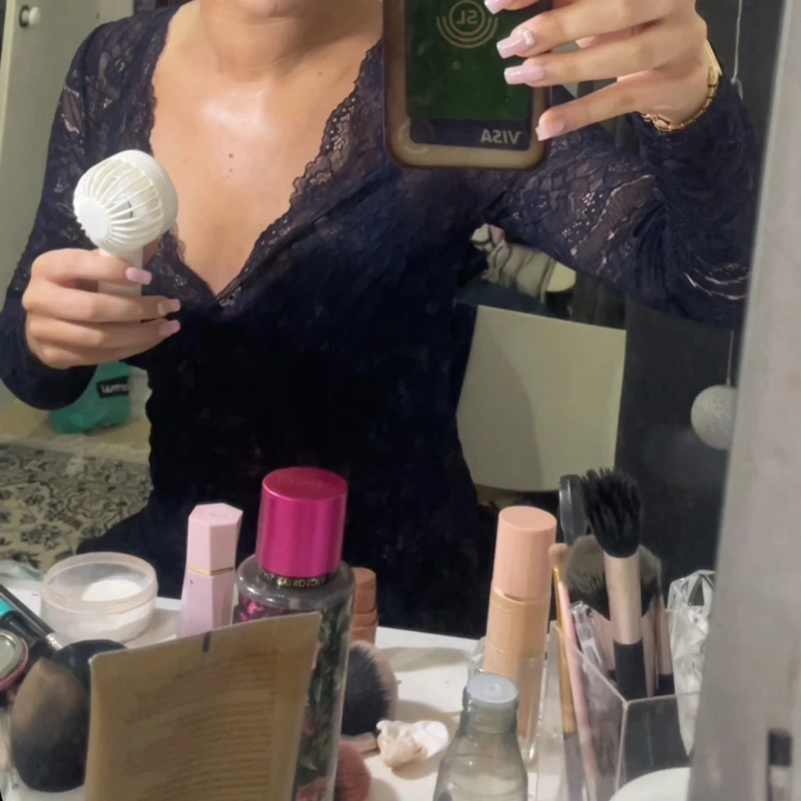 Svart spetströja med v-ringning - 3