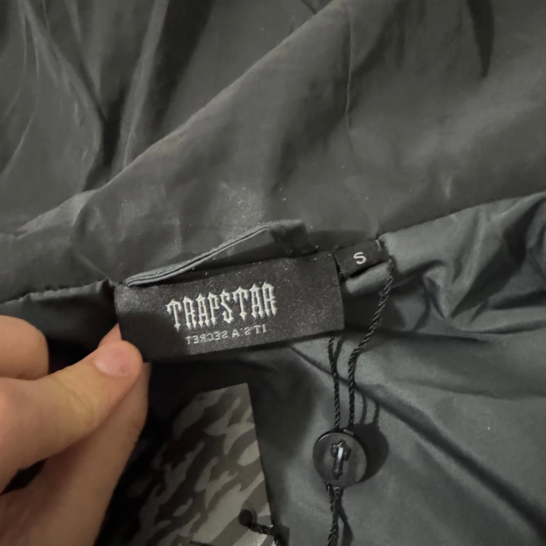 Svart vindjacka från Trapstar London - 4