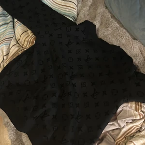 Hoodie - Kom privat för mer bilder eller frågor 