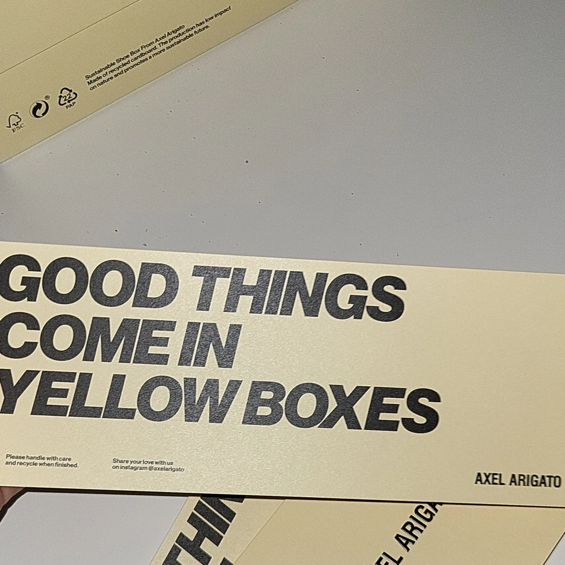 Vita sneakers från Axel Arigato med broderad fågel - 3