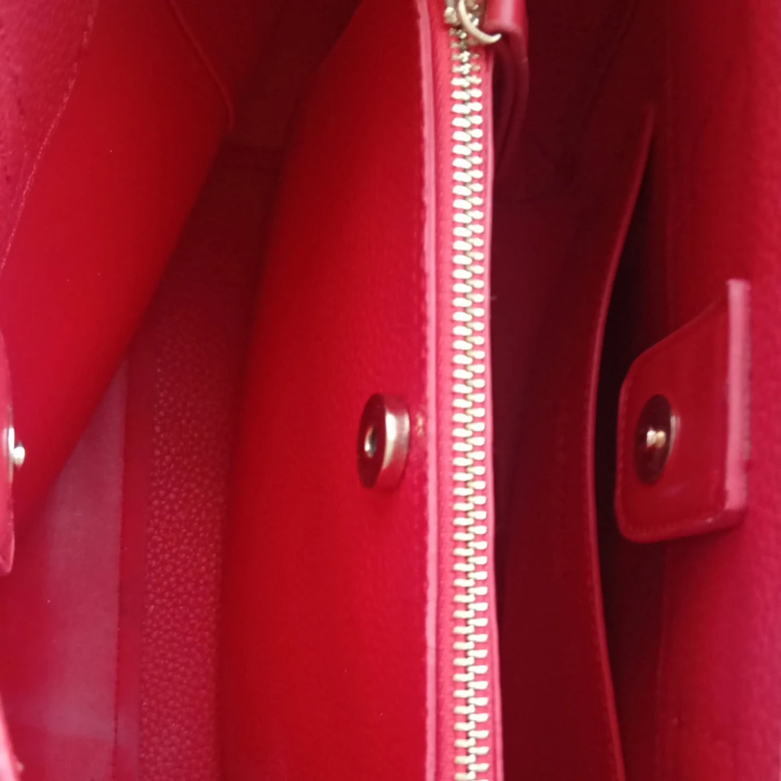 Röd handväska från Valentino - 2