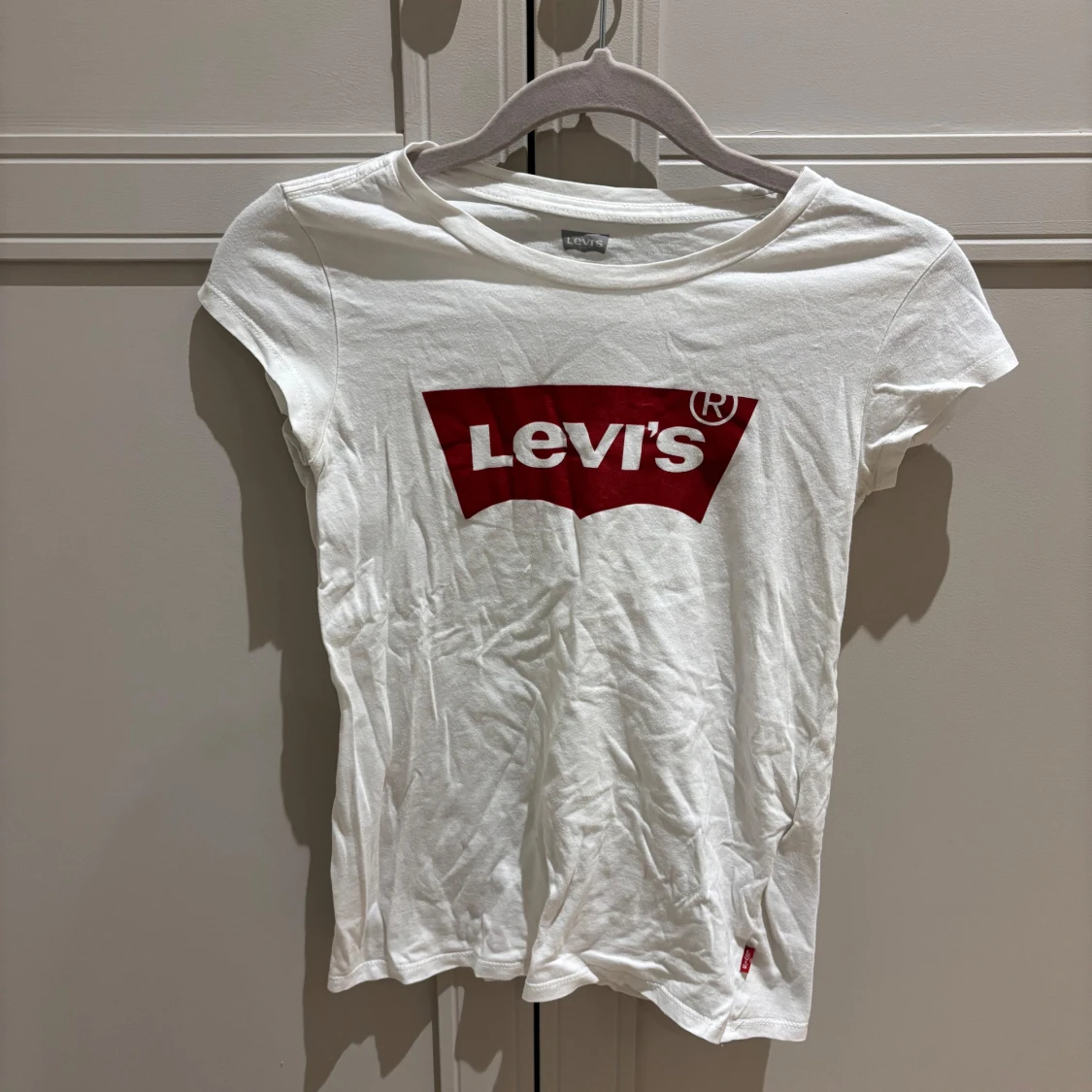 Vit t-shirt från Levi's