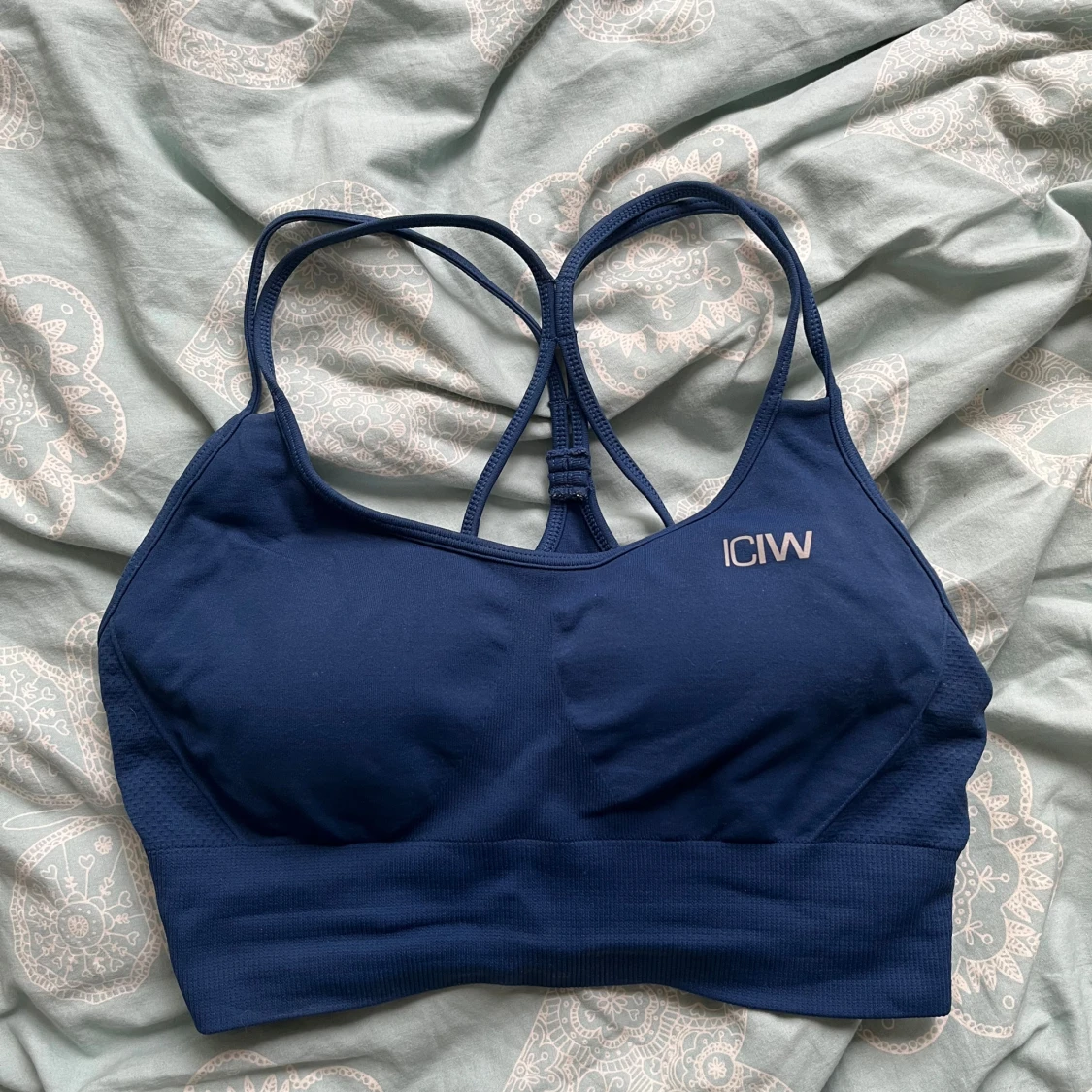 Mörkblå sporttopp från ICANIWILL