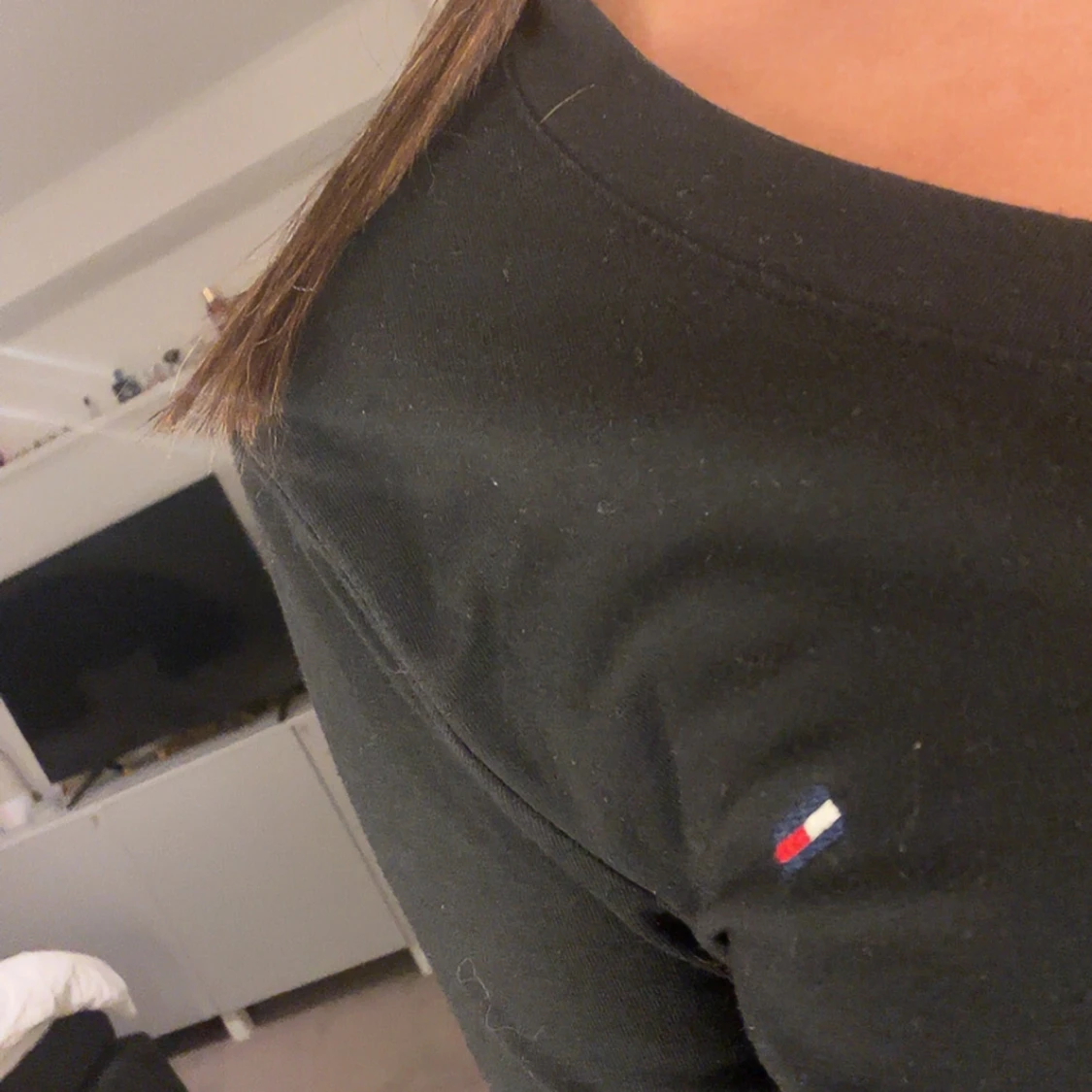 Svart långärmad tröja från Tommy Hilfiger - 1