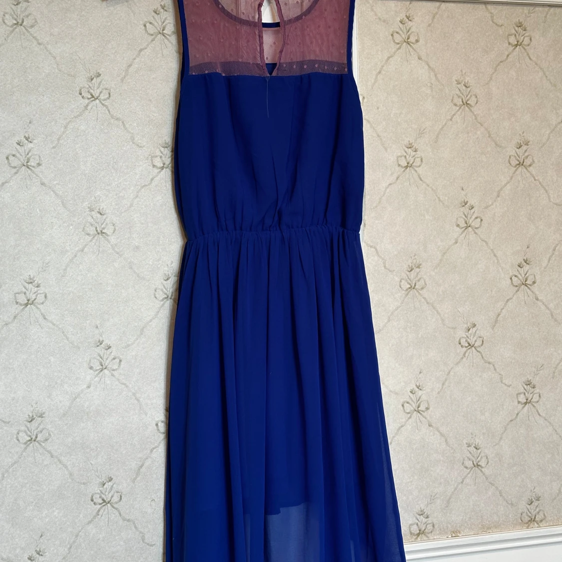 Blå klänning perfekt för sommaren - 1