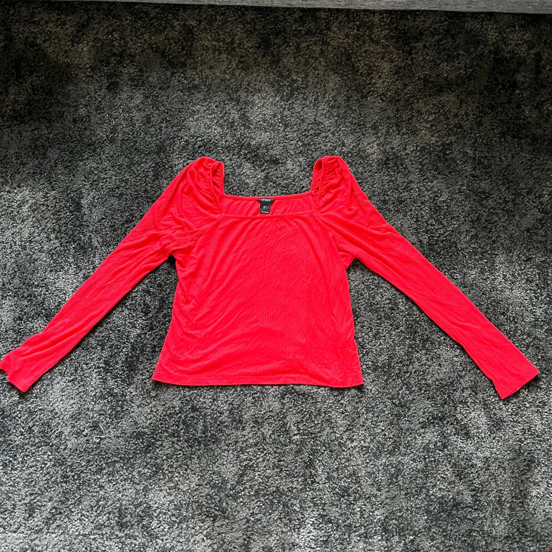 Röd långärmad topp från Lindex