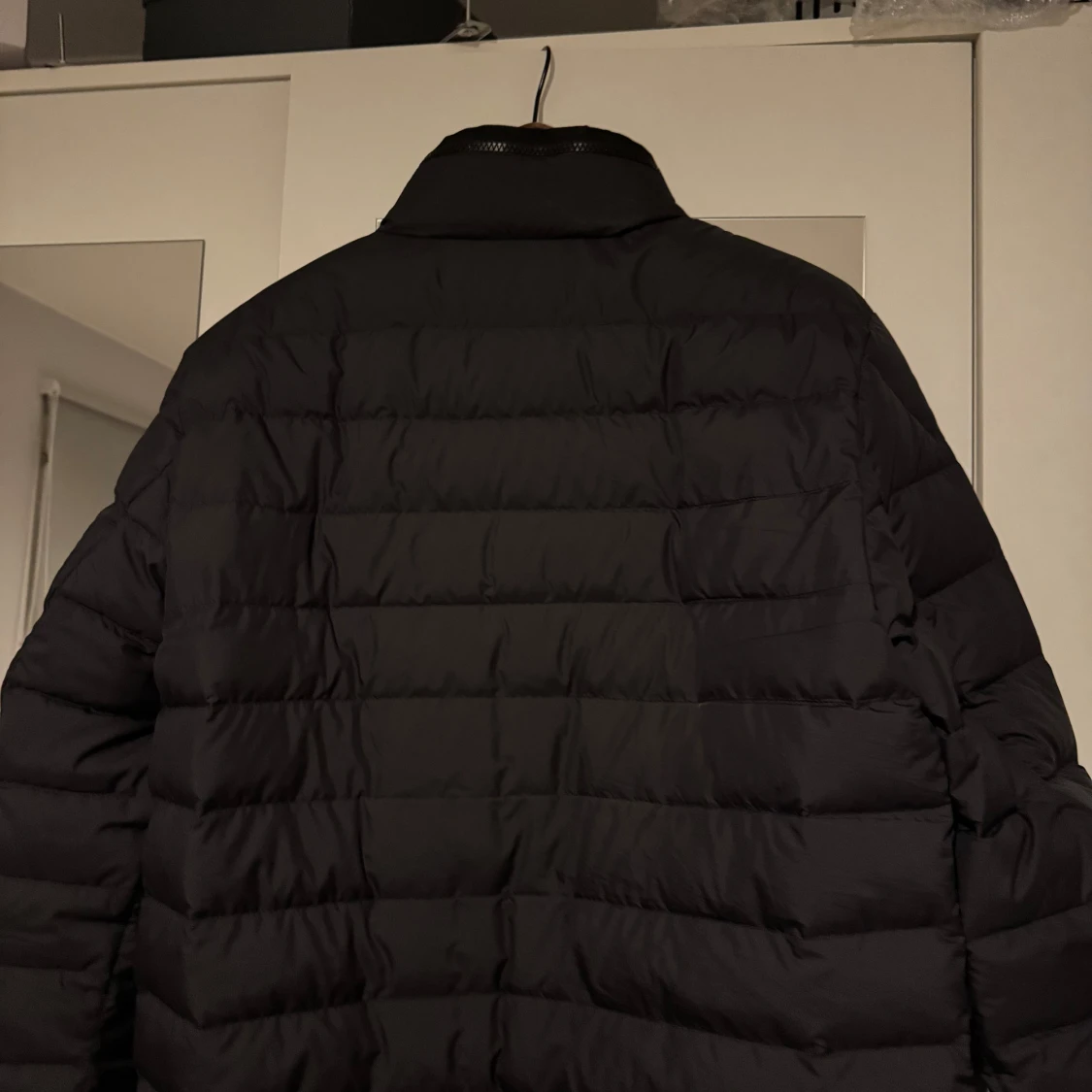 Svart pufferjacka från Moncler storlek M - 1