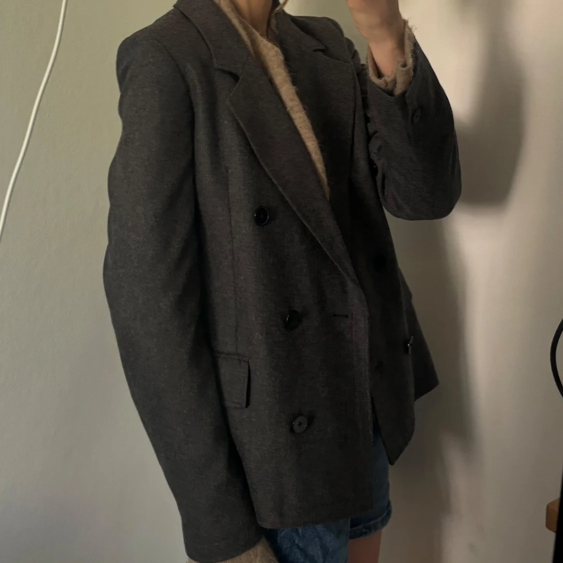 Mörkgrå kavaj med dubbelknäppning - 1