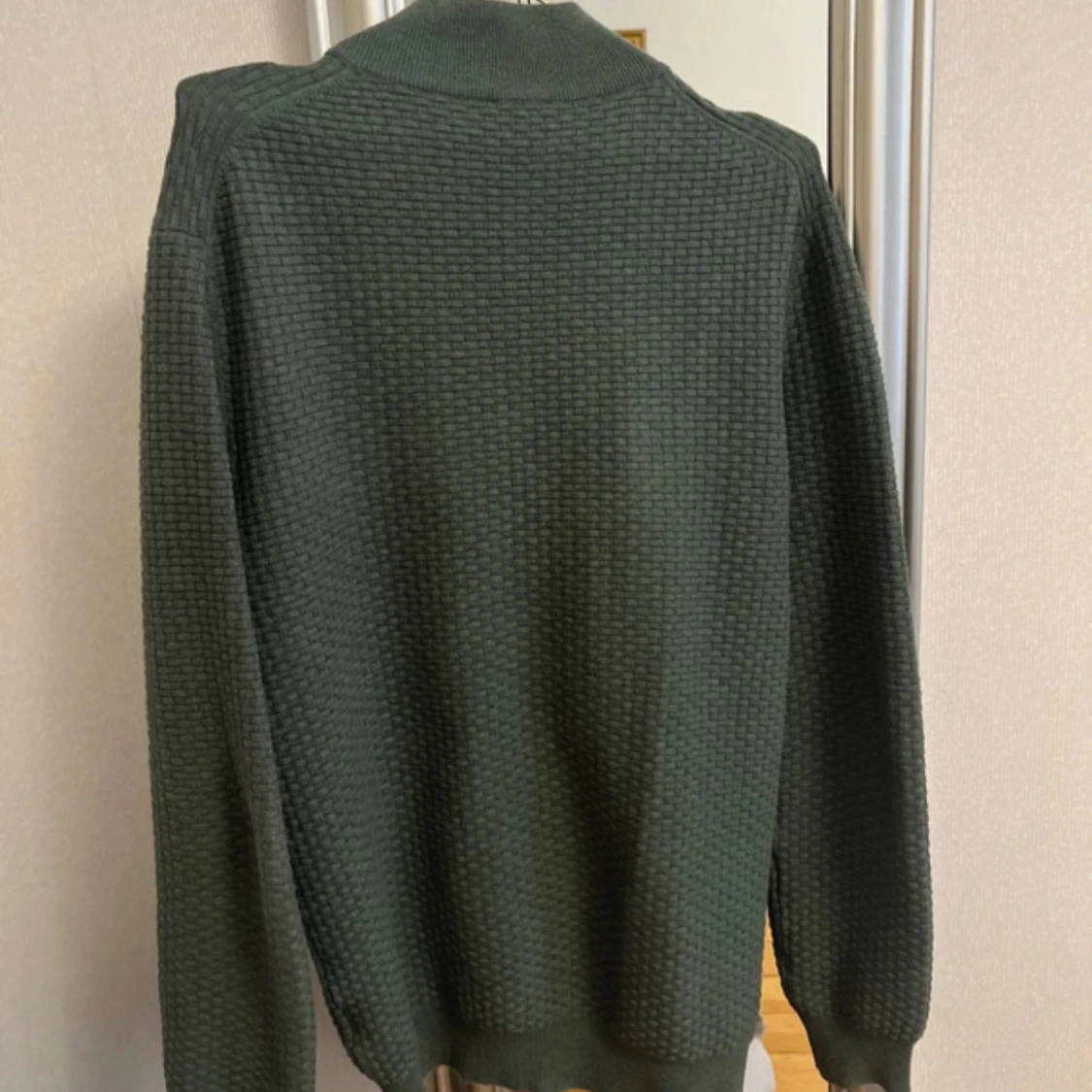 Mörkgrön stickad kofta från John Henric - 1