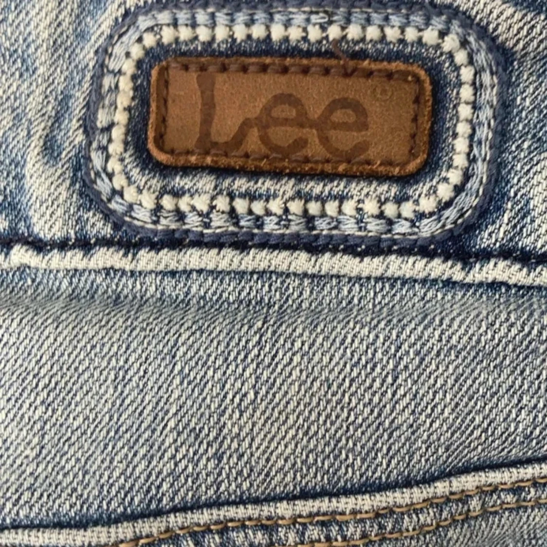 Ljusblå bootcut vintage jeans från Lee - 3