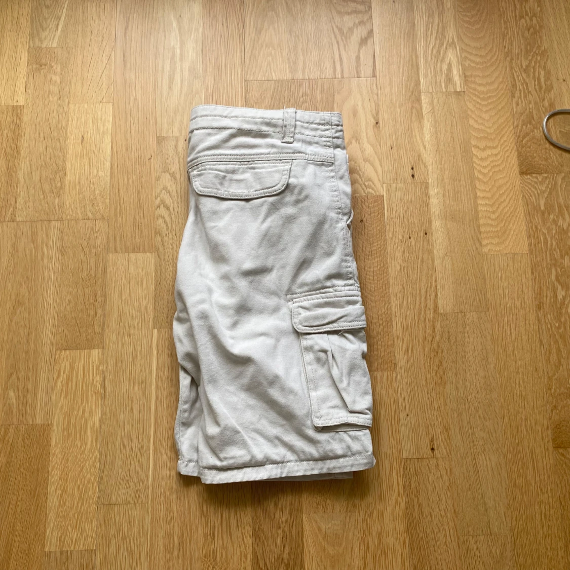 Beige cargoshorts från 157 - 2